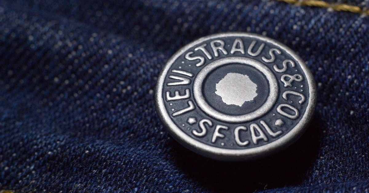 Levi Strauss concediază 700 de angajați, după venituri cu 62% mai mici din cauza pandemiei 