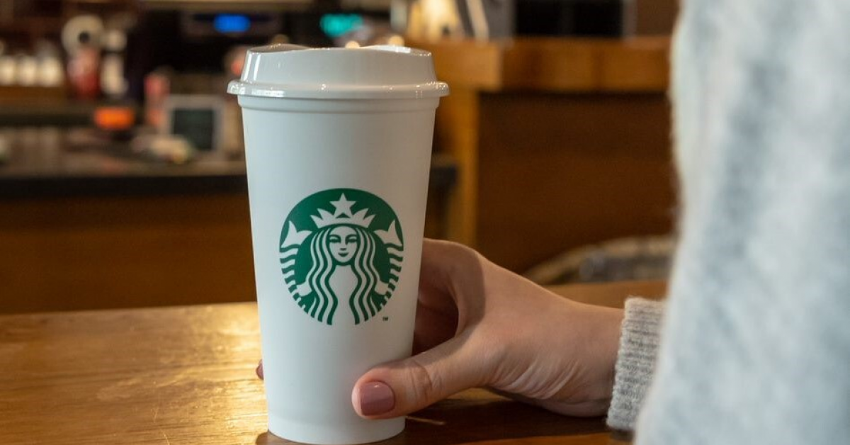 Starbucks oferă gratuit în București cafea cadrelor medicale, polițiștilor și militarilor