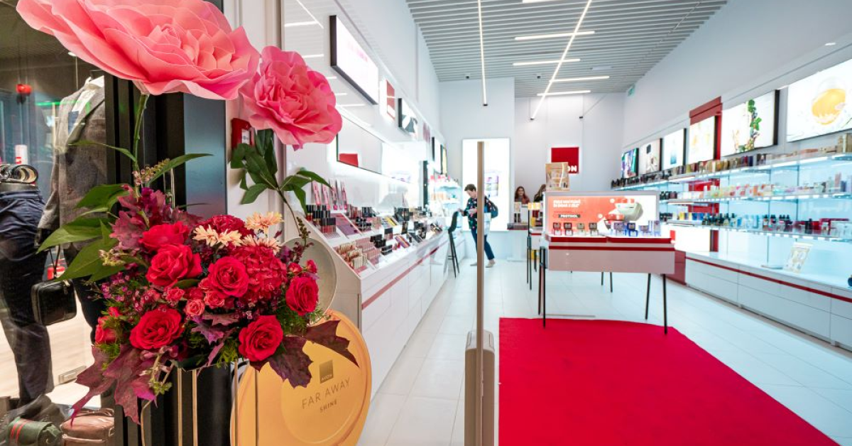 Avon a deschis un nou magazin în România