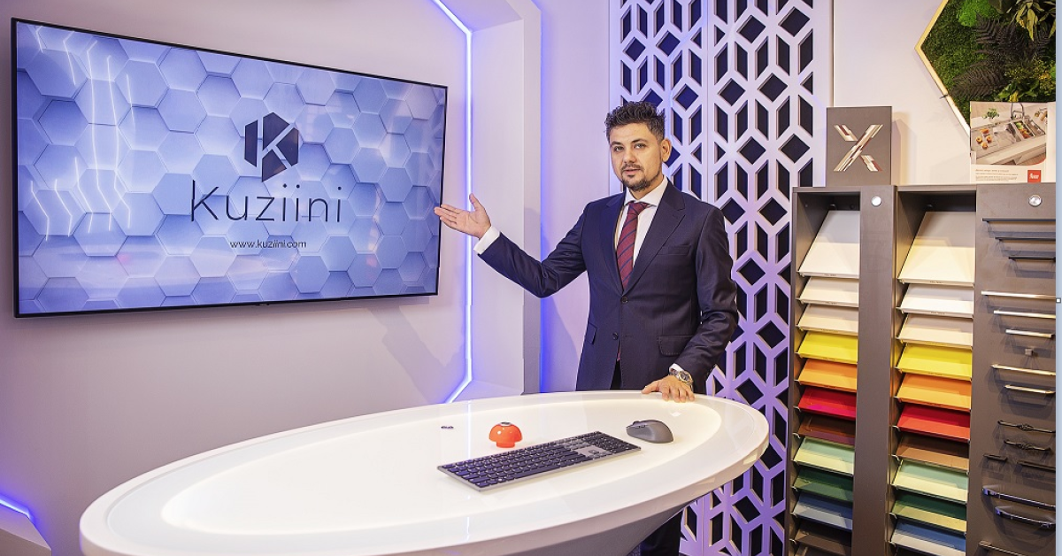 Antreprenorul Mădălin Tomescu lansează concept-store Kuziini, un showroom de bucătării operațional 100% digital, care funcționează fără angajați
