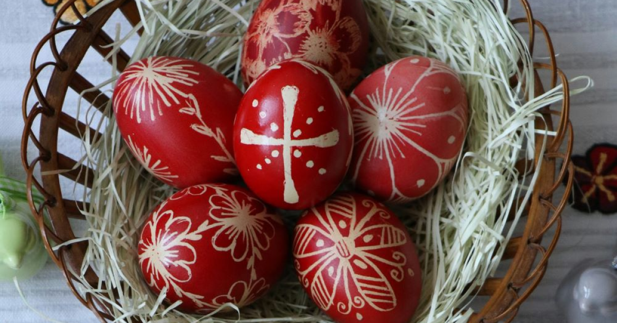 Ouă roșii pentru Paște: ce înseamnă vopsirea ouălor și de unde a pornit tradiția