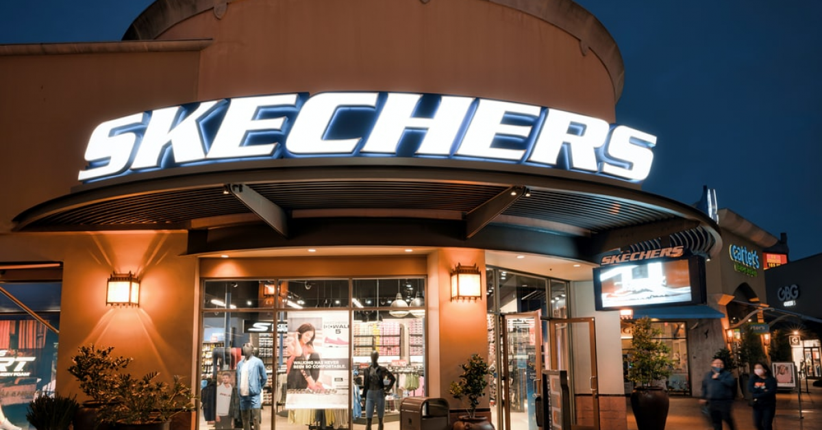 Magazinele Office Shoes vor putea vinde încălțăminte marca Skechers