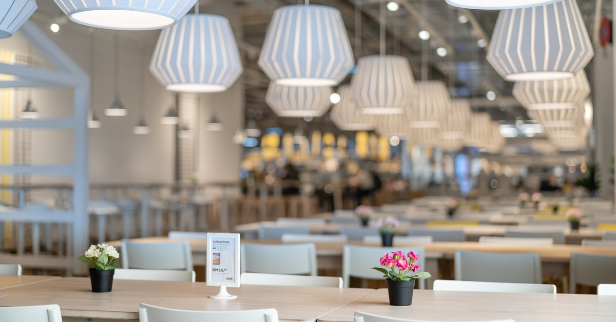 IKEA îți cumpără mobila veche și îți oferă vouchere de cumpărături în schimbul acesteia 