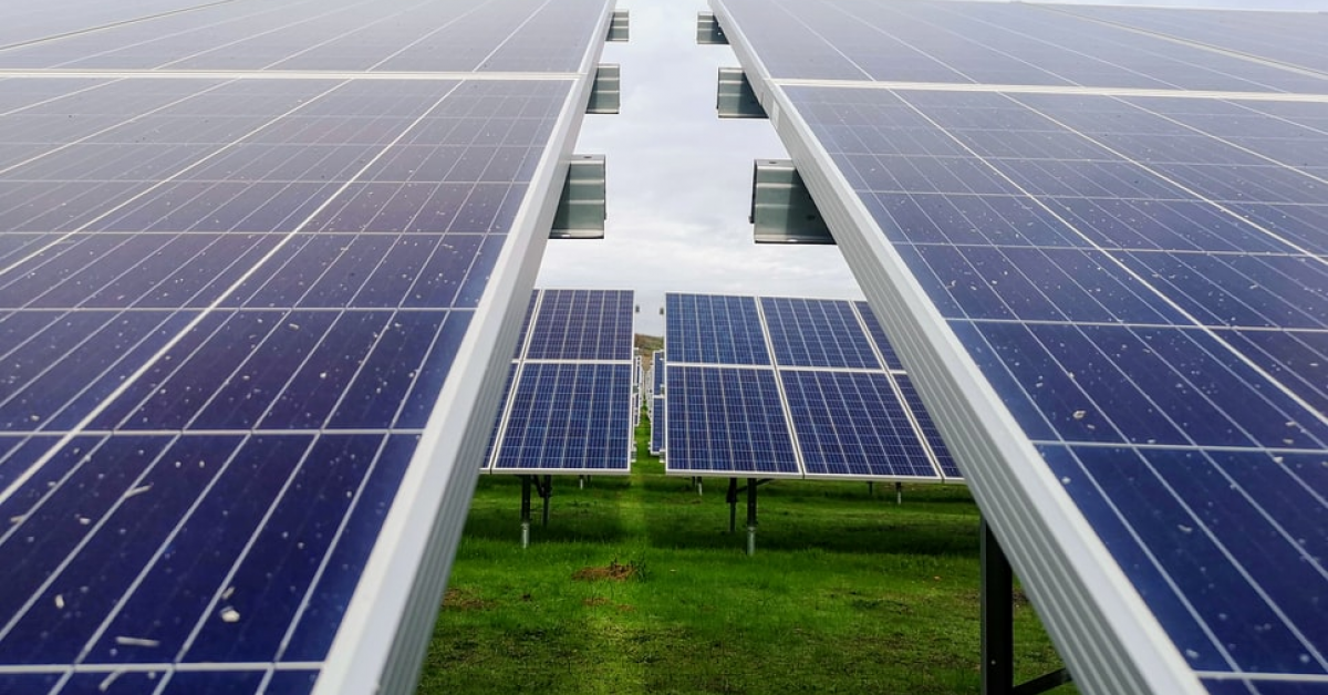 Portland Trust vinde cel mai mare parc fotovoltaic în dezvoltare din România către Econergy și Nofar Energy