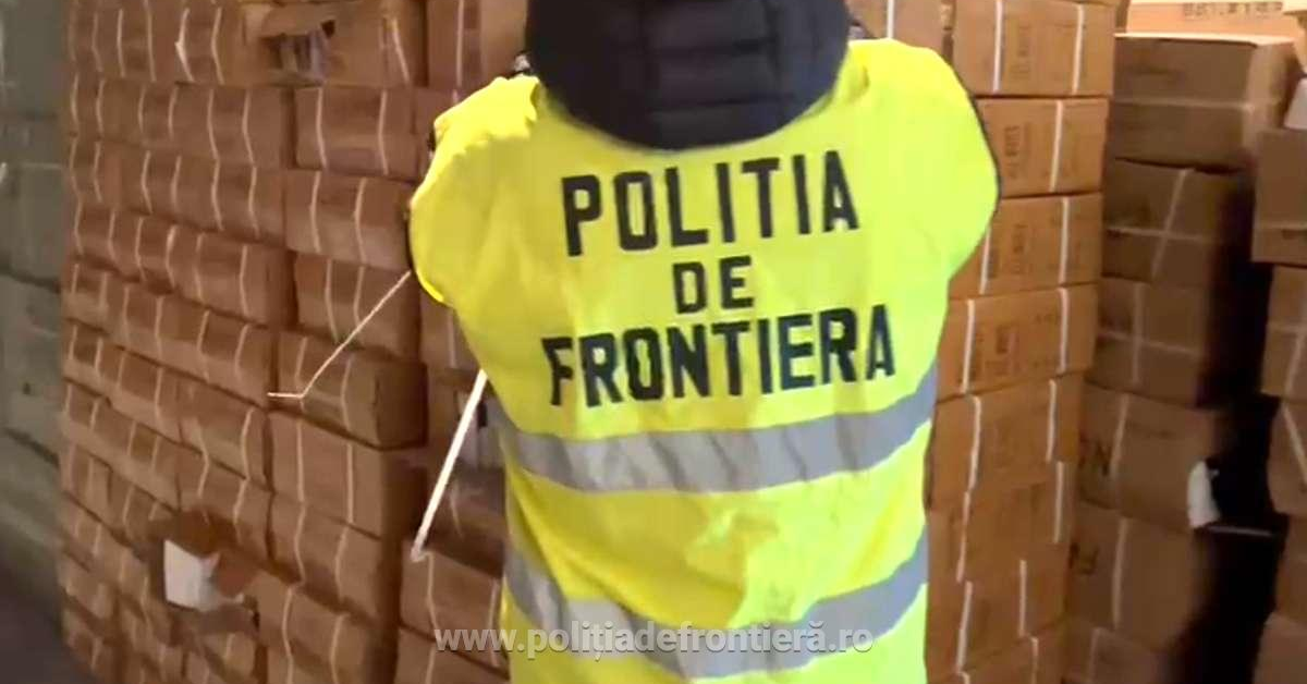 Mai multe containere cu produse contrafăcute, în valoare de peste 900.000 de euro, au fost oprite la vamă 