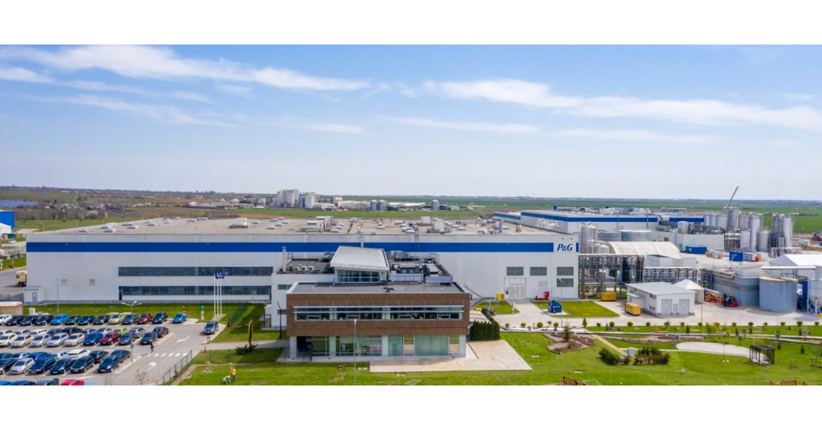 P&G angajează 200 de persoane pentru noua fabrică inaugurată la Urlați, unde va produce capsule de detergent Ariel pentru export