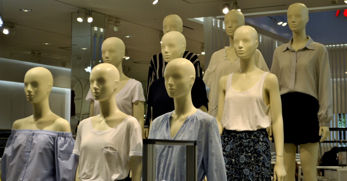 Studiu: 57% dintre consumatorii de fashion au preferat să cumpere fizic, în luna septembrie