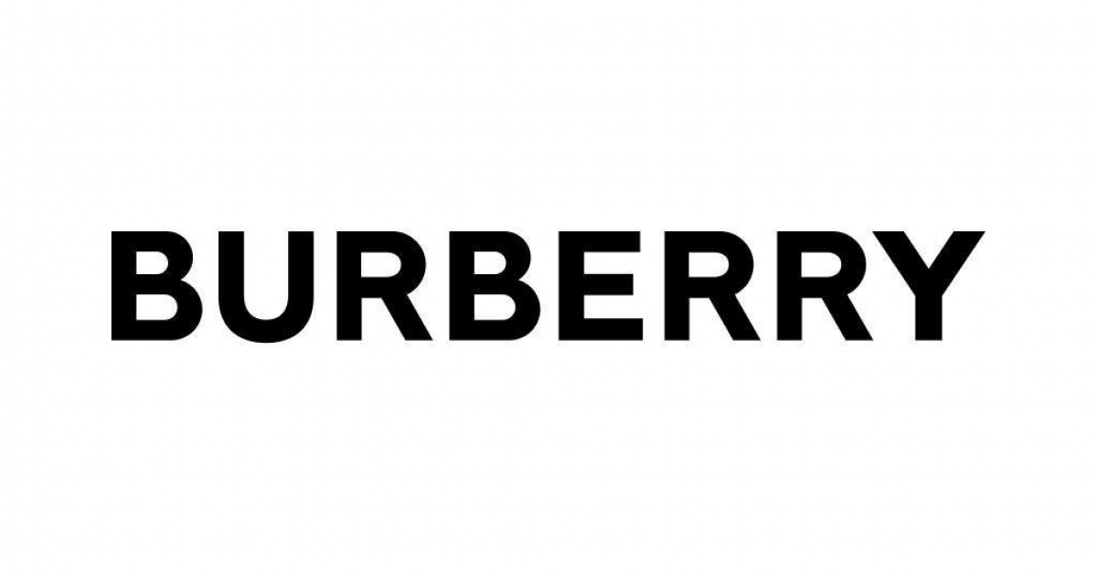 Reteaua de magazine Burberry renunta la folosirea blanurilor naturale