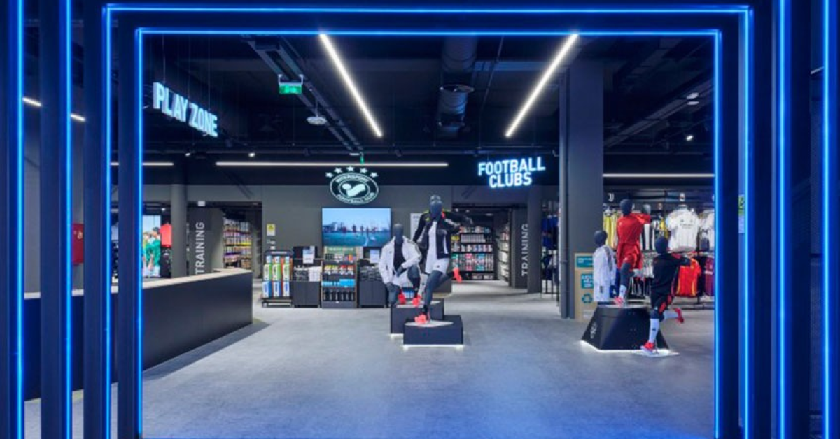 Intersport lansează noul concept de magazin exclusiv pentru fanii fotbalului și vizează expansiunea în România