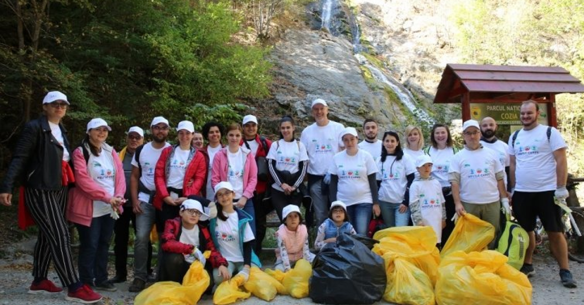 Nestle World Cleanup Day: s-au colectat 40 tone de deseuri din Parcul National Cozia de Ziua Mondiala a Curateniei