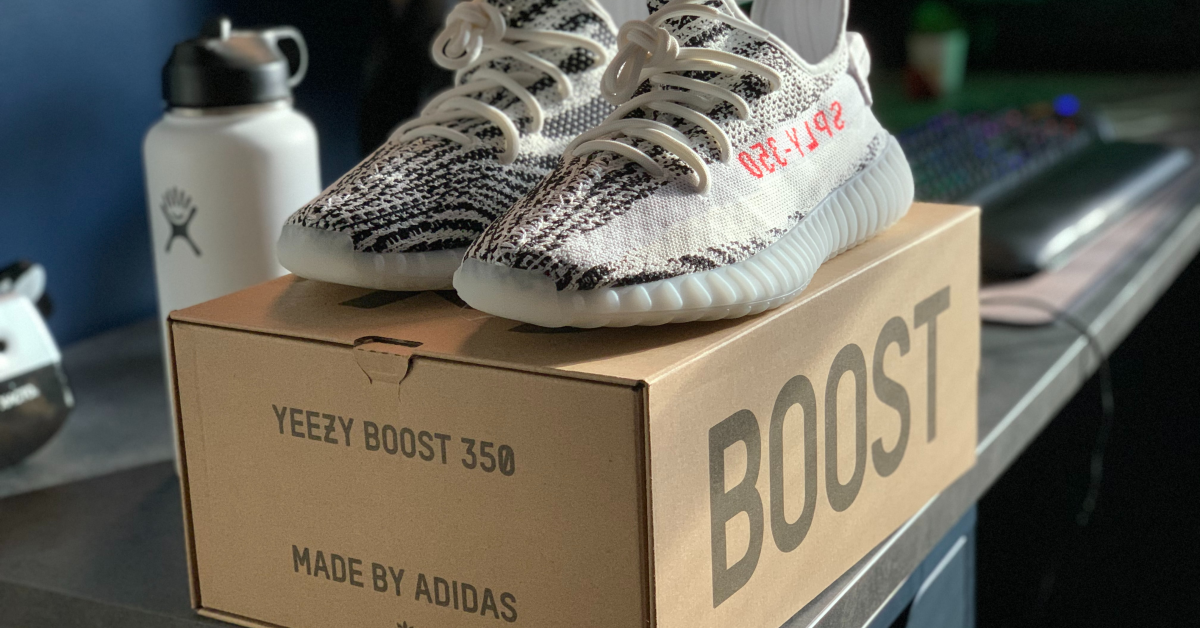 Împăcare secretă între Kanye West și Adidas. Compania și rapperul încheiaseră colaborarea în urma unor declarații rasiste și antisemite 