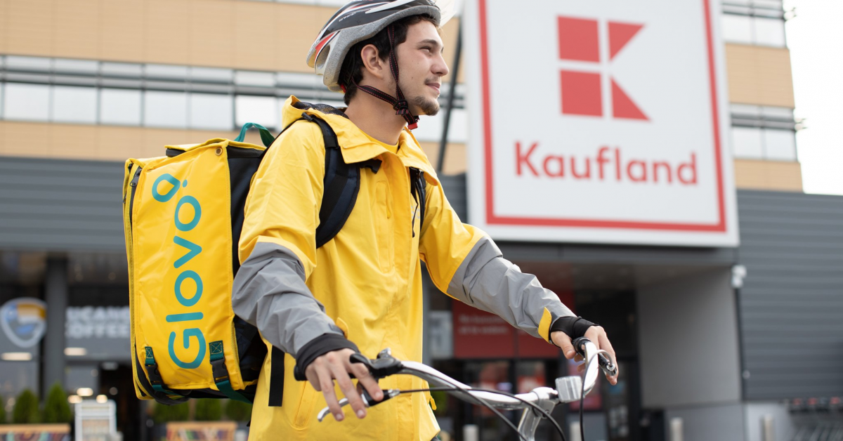 Kaufland Romania anunta in premiera serviciul de livrari rapide la domiciliu printr-un parteneriat cu Glovo