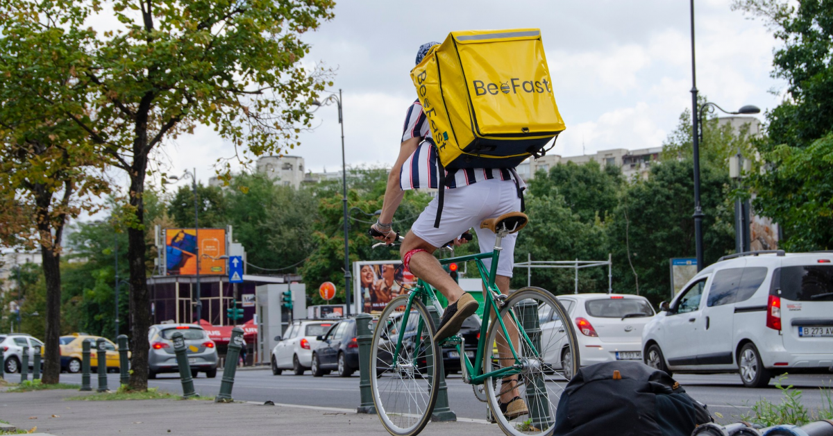 Startup-ul tech de livrări eco-friendly BeeFast, afaceri de 250.000 euro și planuri de extindere