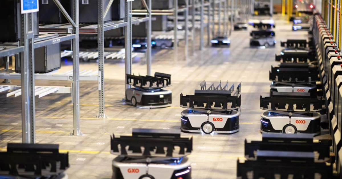 GXO Logistics a plasat 500 de roboți în depozitul unui mare retailer sportiv 