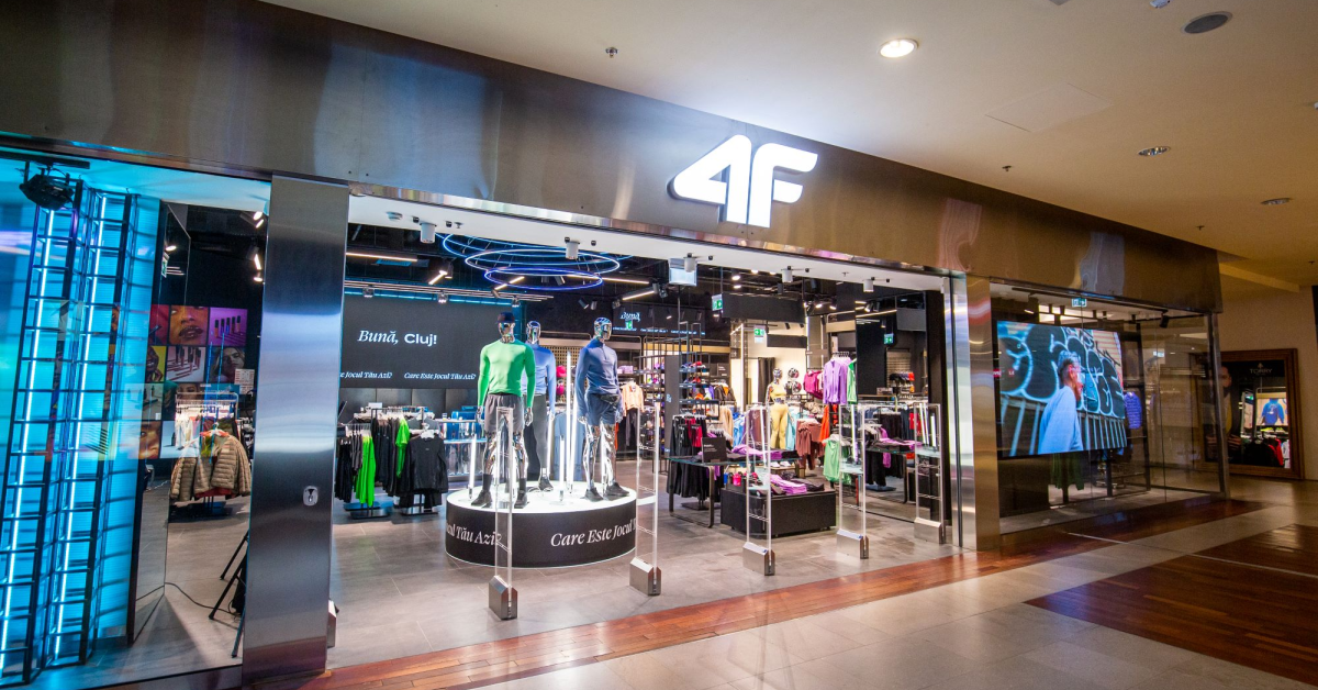 Polonezii de la 4F au deschis primul nou concept store din România