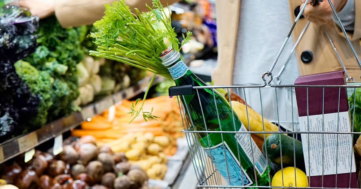 Eurostat: Românii au cele mai mari cheltuieli cu alimentele și băuturile non-aloolice dintre europeni