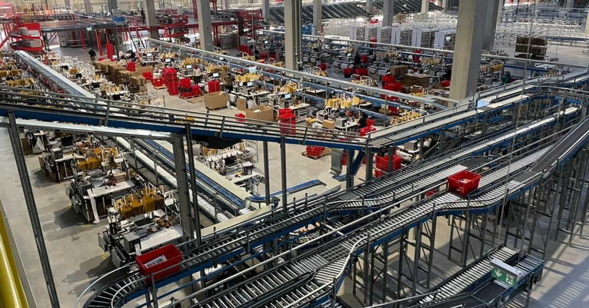 Recorduri pe bandă rulantă înainte de Black Friday: românii aleg soluțiile digitale pentru cumpărături în rate