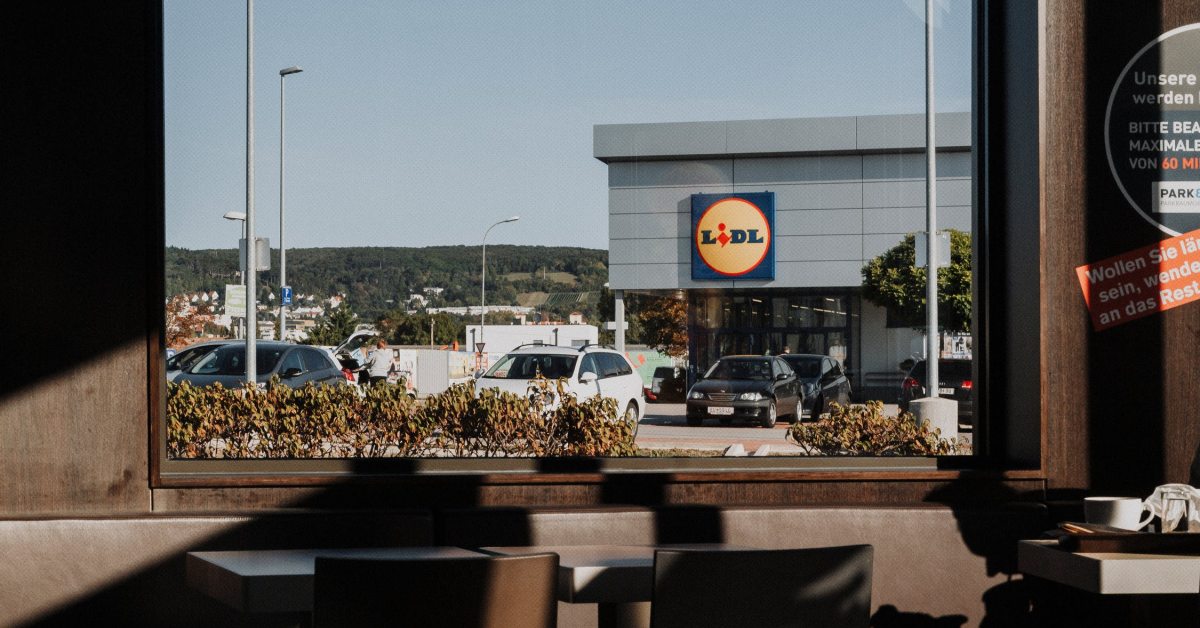 Lidl oferă vouchere pentru achiziția de produse de igienă intimă și se implică în fenomenul period poverty