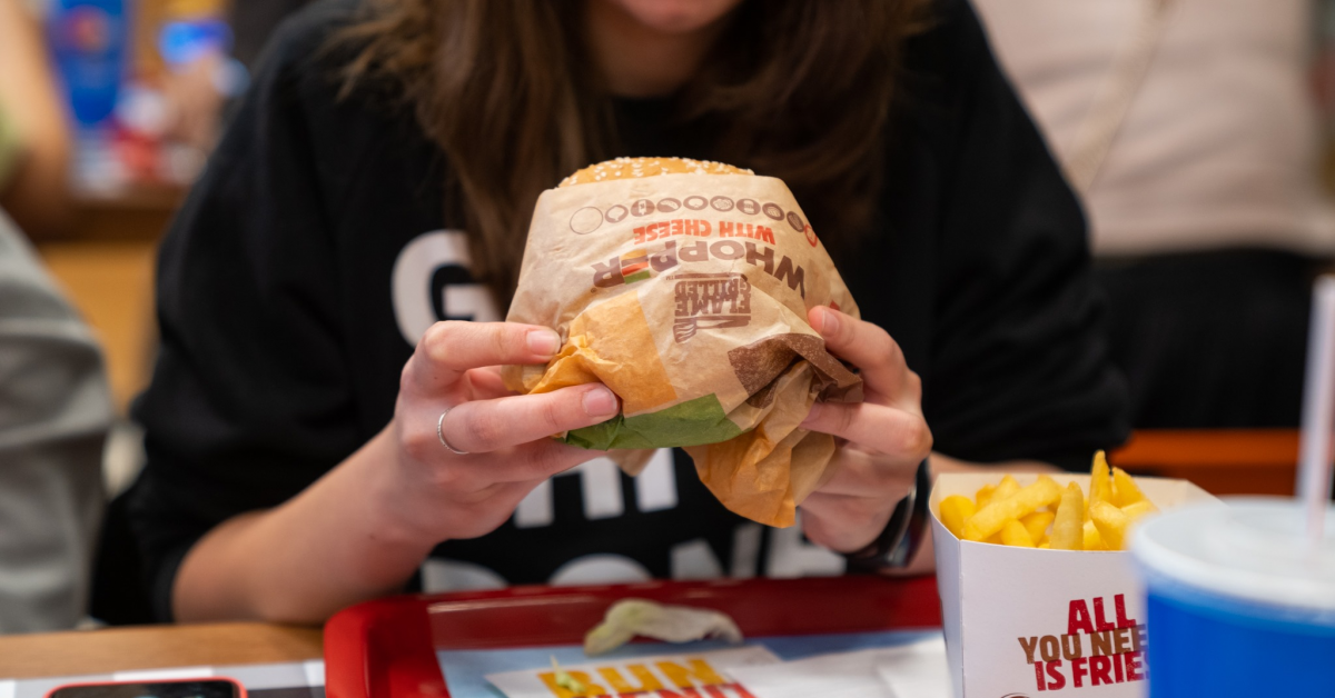 În pandemie, Burger King a livrat aproape 600 de comenzi zilnice și 15.000 de burgeri Whopper