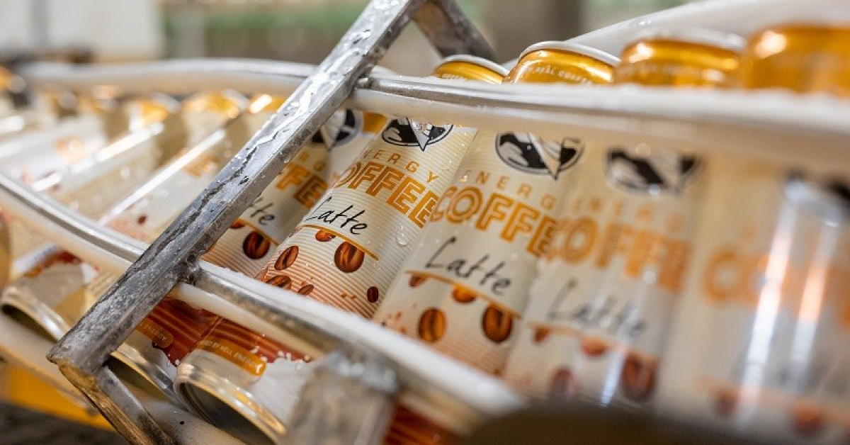 Hell Energy anunță că 99% din produsele sale vor fi ambalate în cutii din aluminiu reciclat