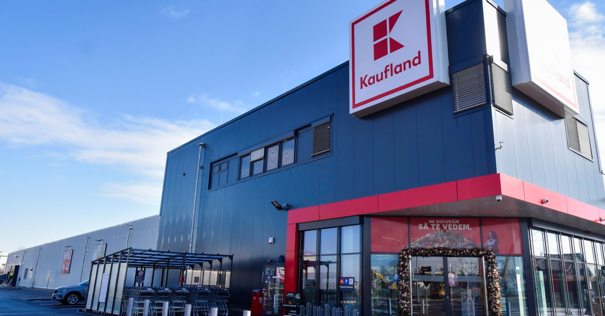 Kaufland ”taie inflația”: reduceri timp de o lună în magazine