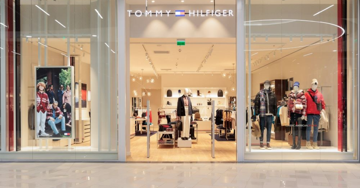 Un nou magazin Tommy Hilfiger în România: unde se află acesta 