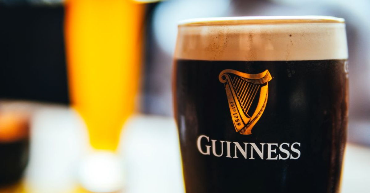 Diageo vinde marca de bere Guiness și acțiunile deținute în Moët Hennessy? Ce a hotărât producătorul