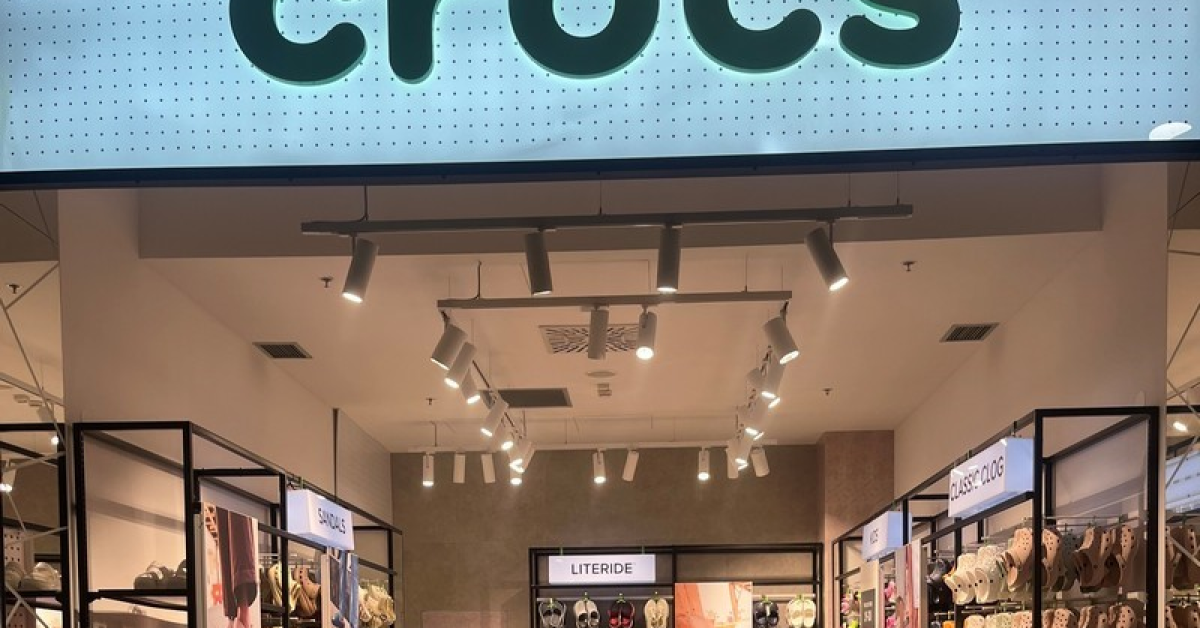 Un nou magazin Crocs în România: unde a fost inagurată cea mai recentă unitate
