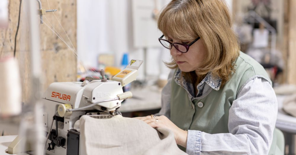 ALTRNTV, shopul cu produse sustenabile create de designeri români, se redeschide într-o clădire istorică