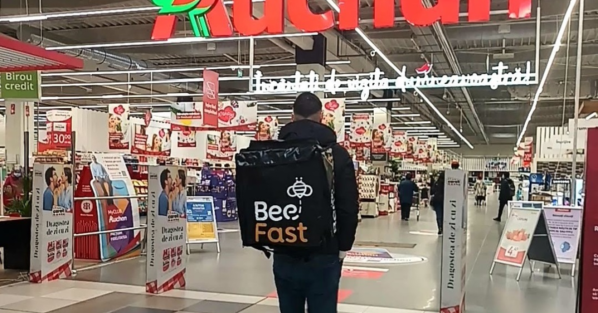 Auchan și BeeFast extind parteneriatul pentru livrări în șase hipermarketuri din București