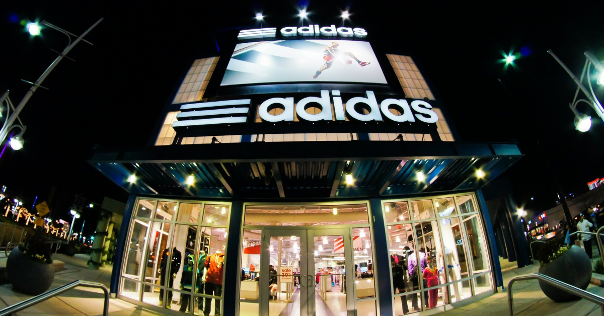 Producătorul de echipamente sportive Adidas vinde brandul Reebok