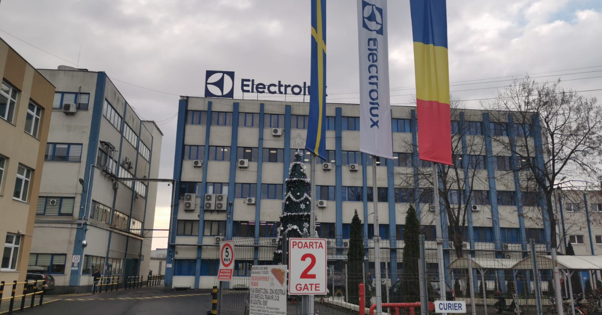 Electrolux a început concedierea colectivă în România. Pe ce dă vina compania