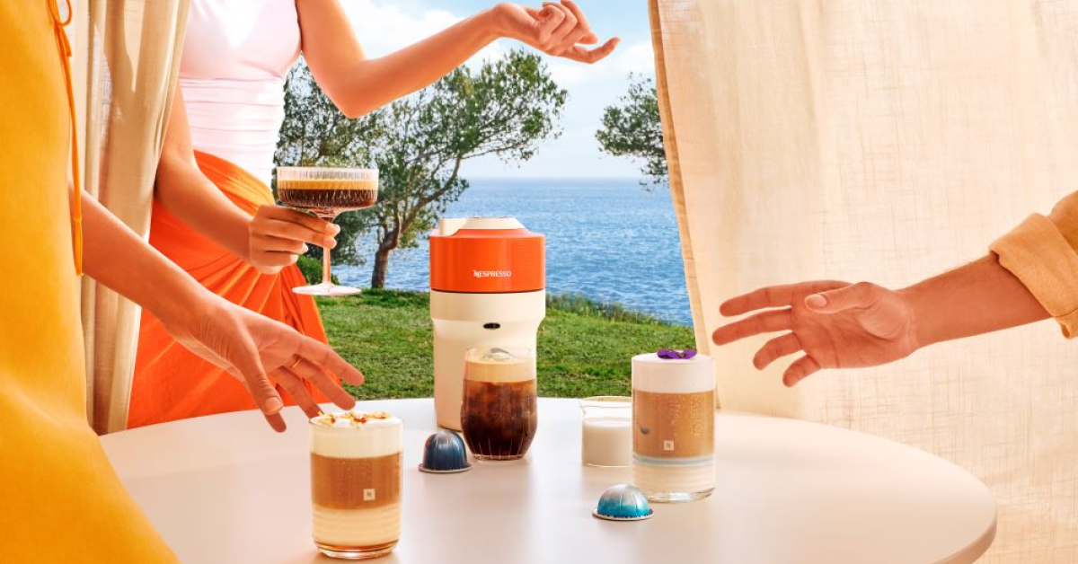 Nespresso colaborează cu Pantone pentru colecția de cafele cu gheață de anul acesta