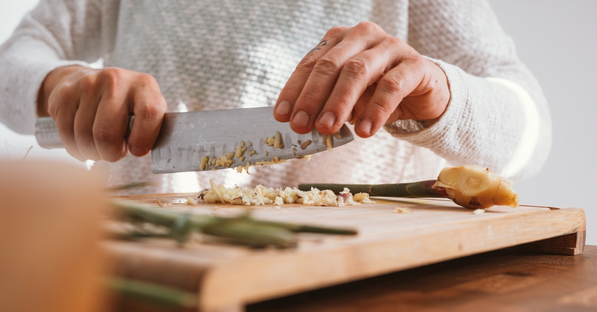 Gătit acasă versus food delivery: 40% dintre români spun că pregătesc zilnic mâncare