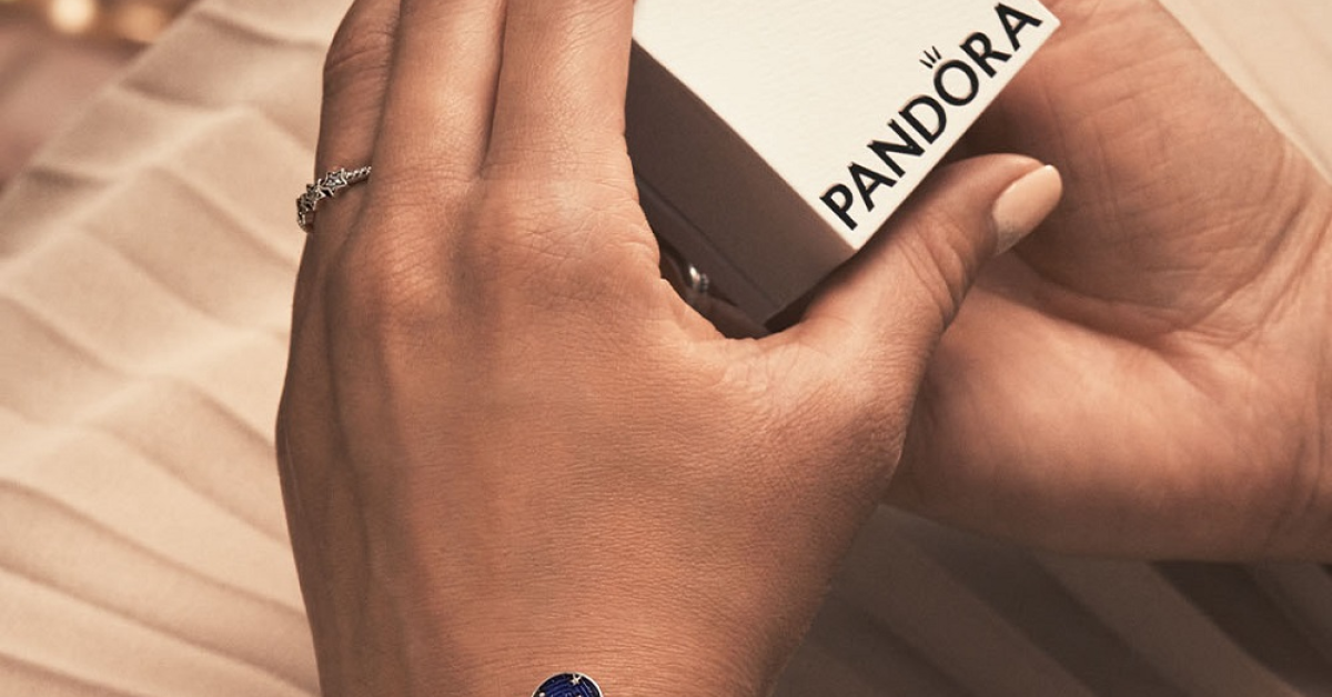 Vânzări record pentru producătorul danez de bijuterii Pandora, la final de 2021