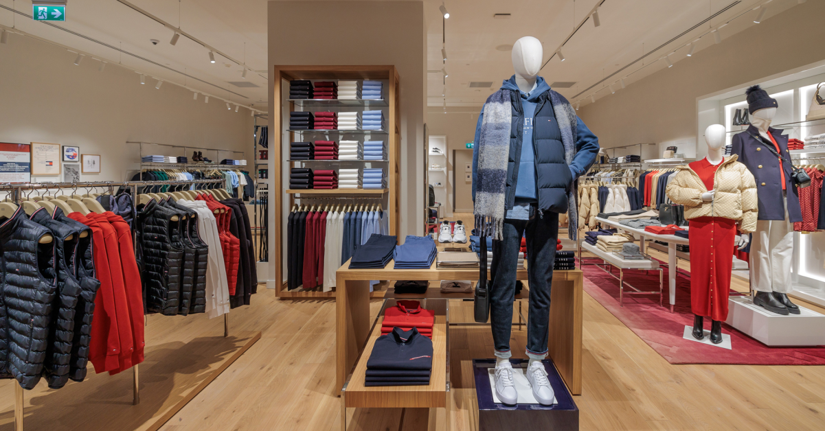 Tommy Hilfiger redeschide magazinul din București Mall cu un nou design