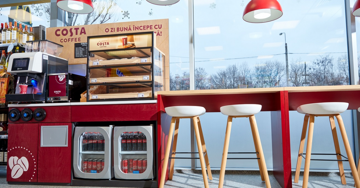Parteneriat Costa Coffee și Auchan: coffee corners în magazinele MyAuchan din benzinăriile Petrom 