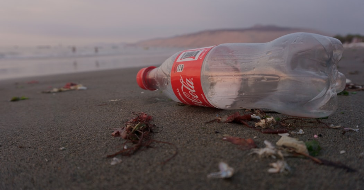 Coca-Cola investește 10 milioane de euro în ambalaje din plastic reciclat