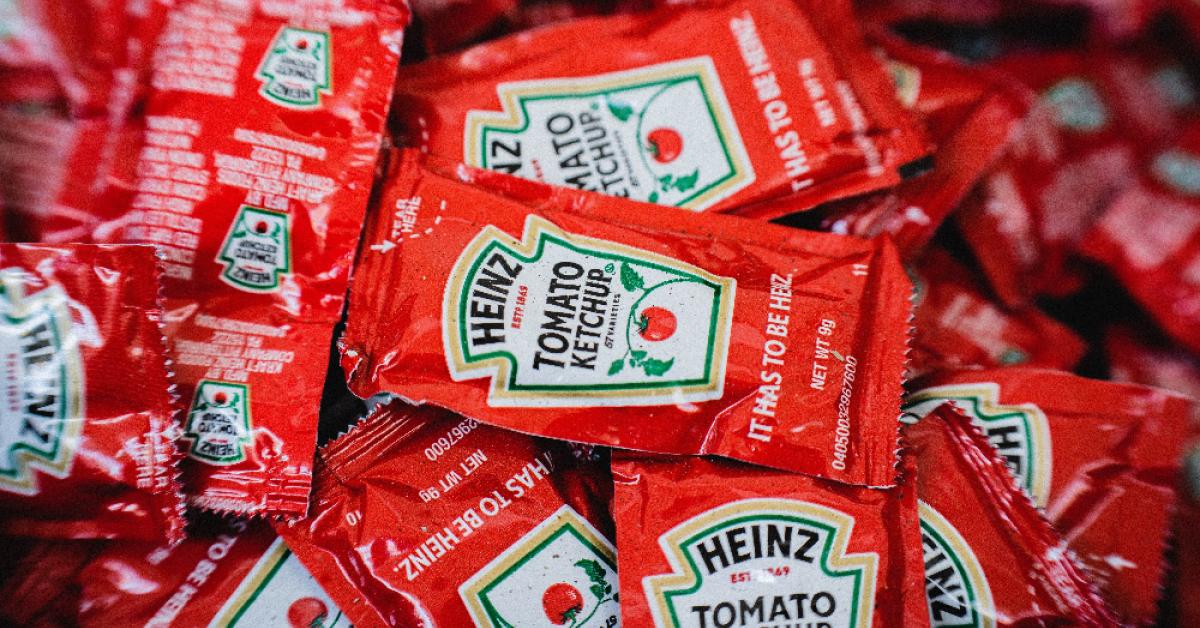 Kraft Heinz lansează sosul de tomate cu castraveți murați 