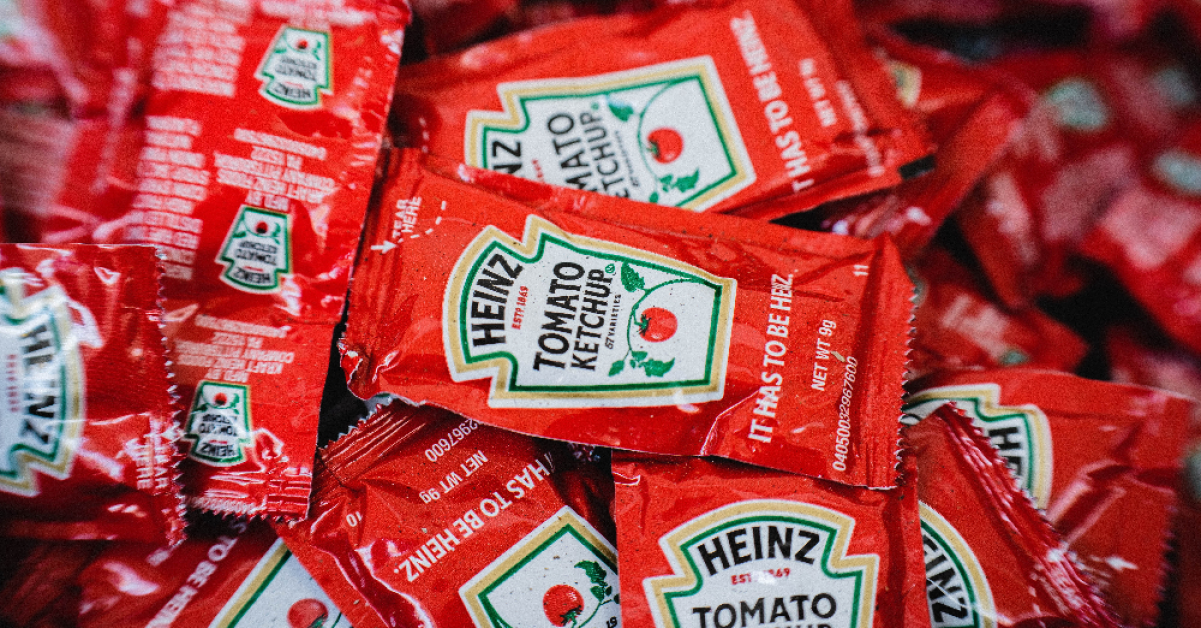 Kraft Heinz lansează sosul de tomate cu castraveți murați 