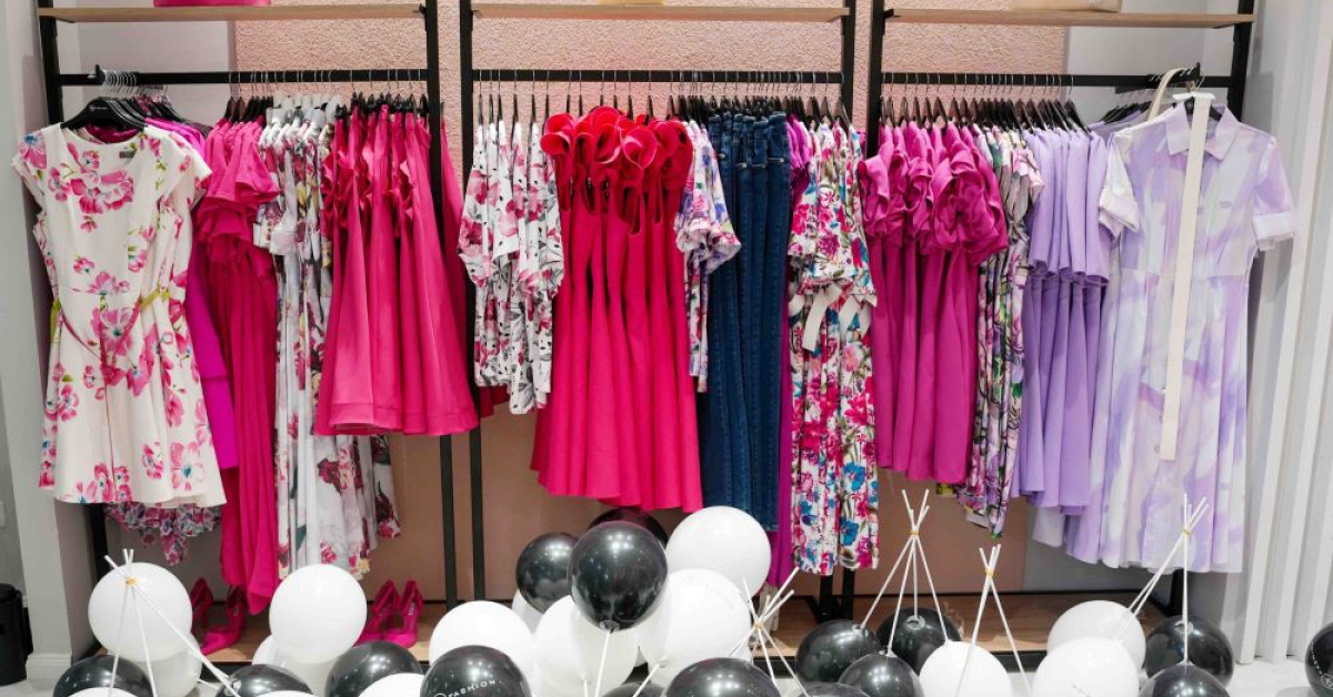 Brandul românesc DY Fashion se extinde în offline și lansează primul său concept store în Craiova 