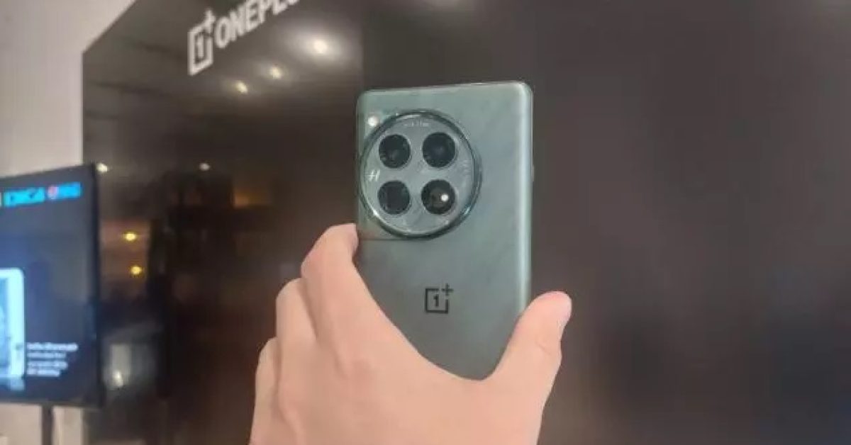 Telefoane noi în România: OnePlus a lansat modelele premium OnePlus 12 și OnePlus 12R 