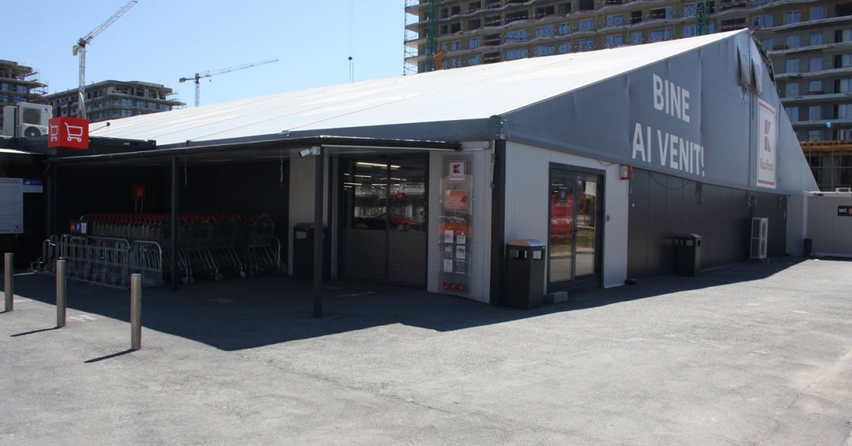 Kaufland redeschide magazinul estival amenajat într-un cort din Mamaia