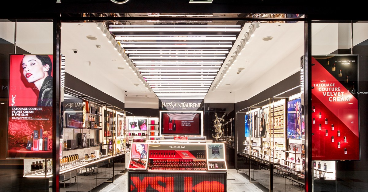 Yves Saint Laurent Beauty a deschis primul boutique din Europa, la București