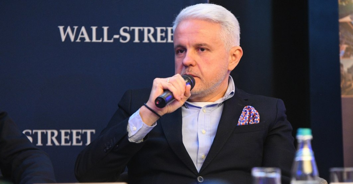Retailerul de articole sportive Hervis vinde măști de protecție la prețul de 159,99 lei setul de 50 de bucăți