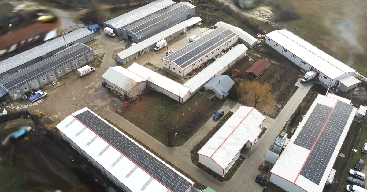 Fabrica de mobilă Spectral vrea să devină prosumator: peste 100.000 de euro investiți în 972 de panouri fotovoltaice