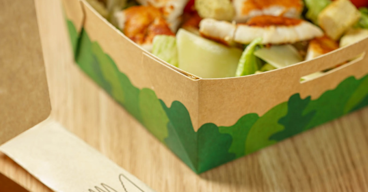 McDonald’s extinde gama de ambalaje de carton și estimează o reducere a consumului de plastic cu 120 tone anual
