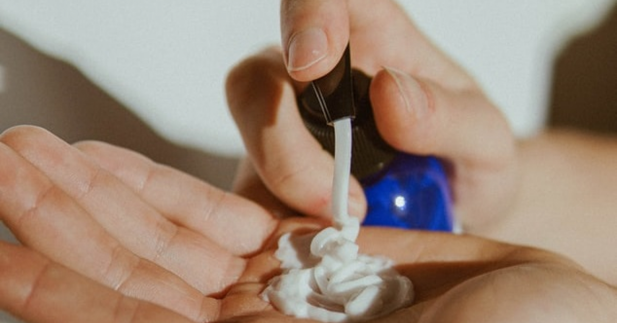 Studiu: 50% dintre românii din mediul urban folosesc regulat produse cosmetice și produse de îngrijire personală, de la începutul pandemiei