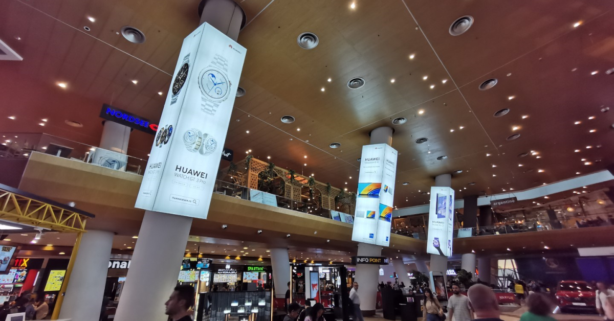 Studiu: Un milion de români, pe zi, în mall: cine ocupă primul loc în topul vizitatorilor