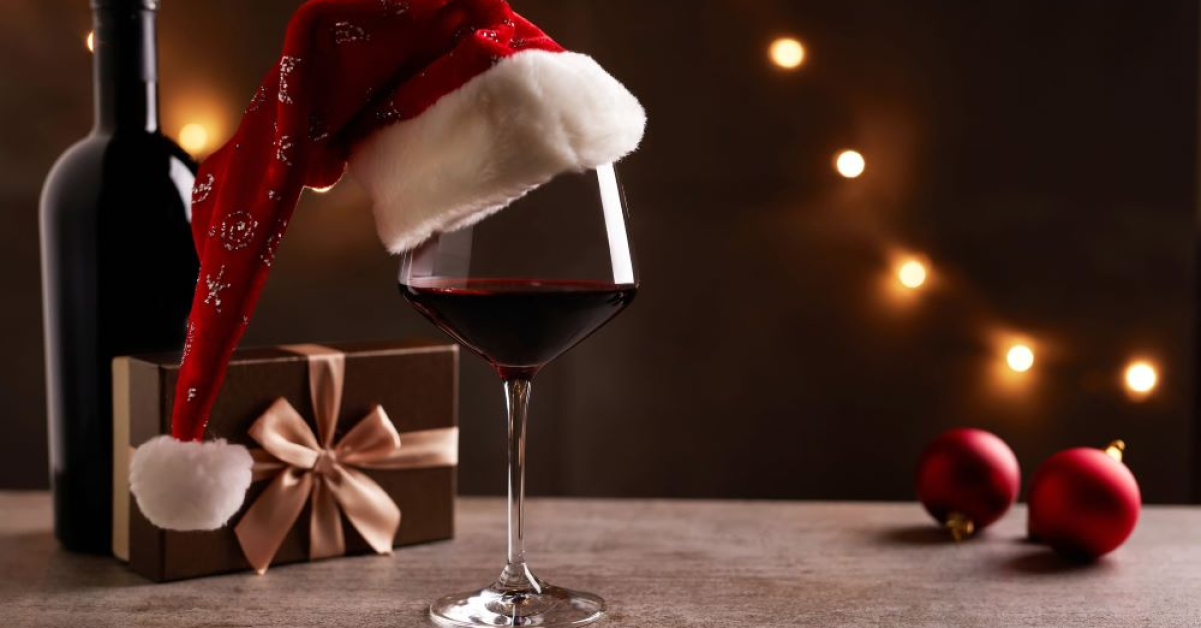 Românii cumpără băutură online: peste 1.300 de etichete de vin vândute pe eMAG, în ultima săptămână